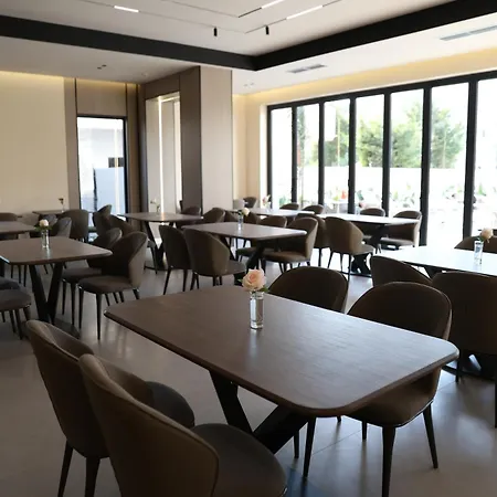 Roden 3* Golem (Tirana)