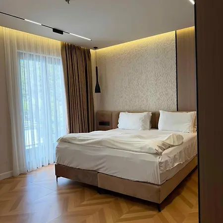 Roden Hotel Golem (Tirana)