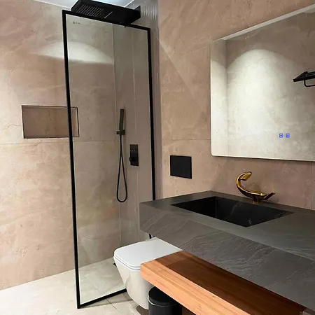 Roden Hotel 3*